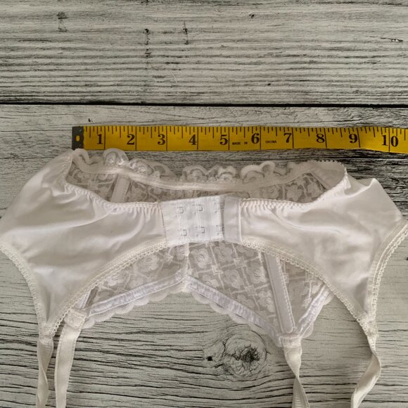 Vintage Garter Belt Med White Lace Adjustable Claws Suspenders Bridal Lingerie - Picture 8 of 10